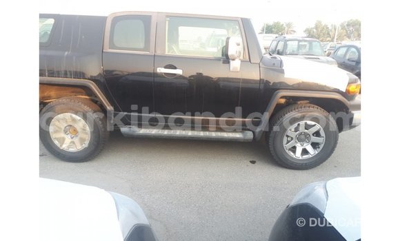 Gura Imported Toyota FJ Cruiser Black Imodoka i Import - Dubai mu Uganda Gura Imported Toyota FJ Cruiser Black Imodoka i Import - Dubai mu Uganda