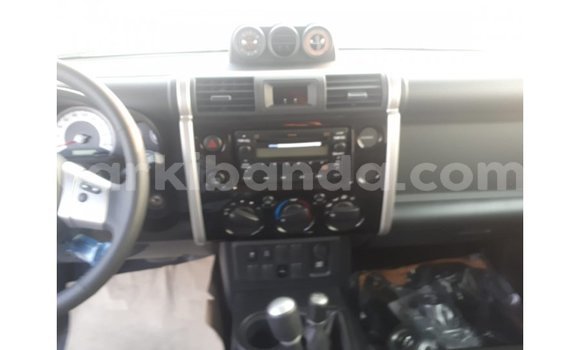 Gura Imported Toyota FJ Cruiser Black Imodoka i Import - Dubai mu Uganda Gura Imported Toyota FJ Cruiser Black Imodoka i Import - Dubai mu Uganda