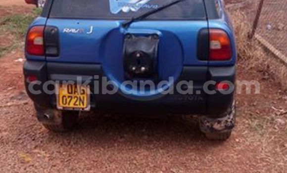 Gura Yakoze Toyota RAV4 Blue Imodoka i Kampala mu Uganda Gura Yakoze Toyota RAV4 Blue Imodoka i Kampala mu Uganda