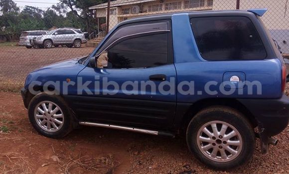 Gura Yakoze Toyota RAV4 Blue Imodoka i Kampala mu Uganda Gura Yakoze Toyota RAV4 Blue Imodoka i Kampala mu Uganda
