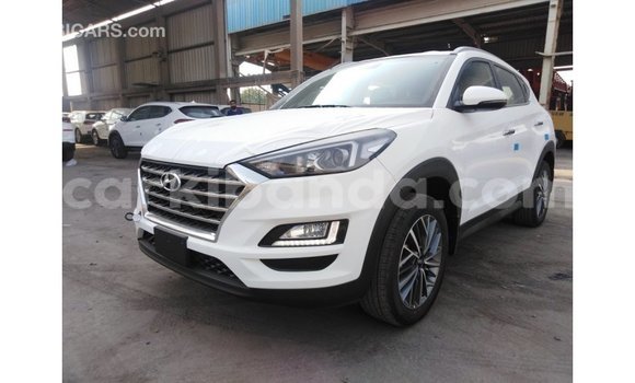 Gura Imported Hyundai Tucson White Imodoka i Import - Dubai mu Uganda Gura Imported Hyundai Tucson White Imodoka i Import - Dubai mu Uganda