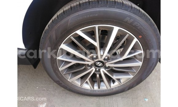 Gura Imported Hyundai Tucson White Imodoka i Import - Dubai mu Uganda Gura Imported Hyundai Tucson White Imodoka i Import - Dubai mu Uganda