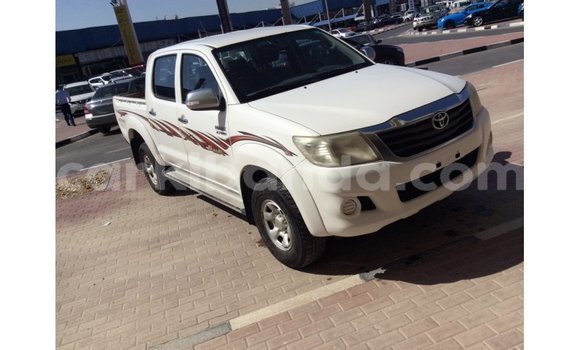Acheter Import Voiture Toyota Hilux Blanc à Import - Dubai, Ouganda Acheter Import Voiture Toyota Hilux Blanc à Import - Dubai, Ouganda