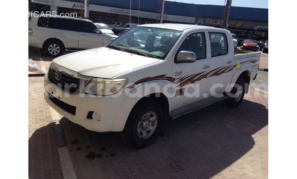 Acheter Import Voiture Toyota Hilux Blanc à Import - Dubai, Ouganda Acheter Import Voiture Toyota Hilux Blanc à Import - Dubai, Ouganda