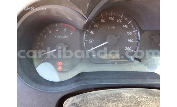 Acheter Import Voiture Toyota Hilux Blanc à Import - Dubai, Ouganda Acheter Import Voiture Toyota Hilux Blanc à Import - Dubai, Ouganda