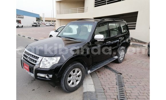 Acheter Import Voiture Mitsubishi Pajero Noir à Import - Dubai, Ouganda Acheter Import Voiture Mitsubishi Pajero Noir à Import - Dubai, Ouganda