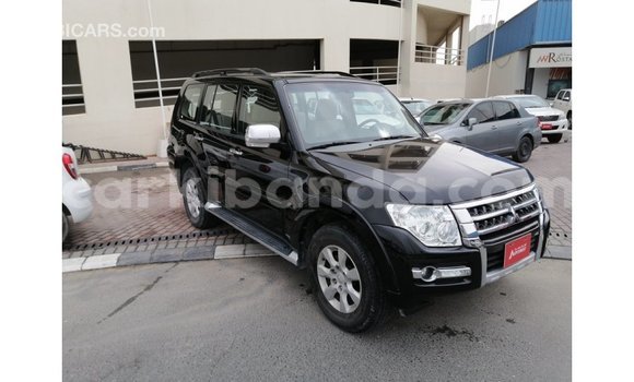 Acheter Import Voiture Mitsubishi Pajero Noir à Import - Dubai, Ouganda Acheter Import Voiture Mitsubishi Pajero Noir à Import - Dubai, Ouganda