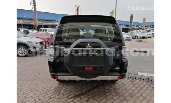 Acheter Import Voiture Mitsubishi Pajero Noir à Import - Dubai, Ouganda Acheter Import Voiture Mitsubishi Pajero Noir à Import - Dubai, Ouganda