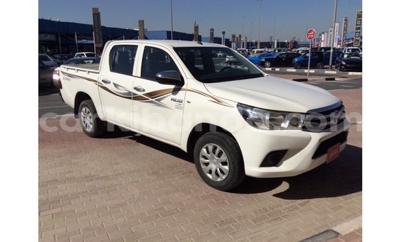 Acheter Import Voiture Toyota Hilux Blanc à Import - Dubai, Ouganda Acheter Import Voiture Toyota Hilux Blanc à Import - Dubai, Ouganda