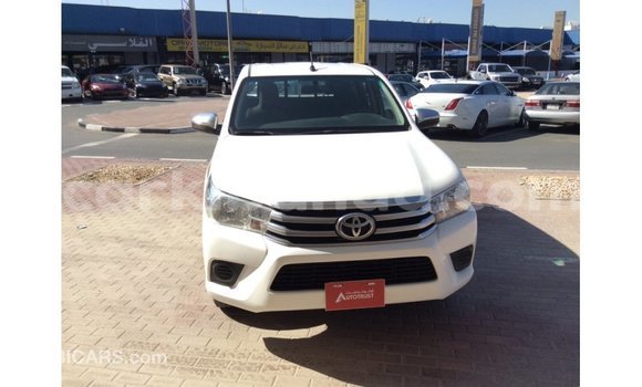 Acheter Import Voiture Toyota Hilux Blanc à Import - Dubai, Ouganda Acheter Import Voiture Toyota Hilux Blanc à Import - Dubai, Ouganda