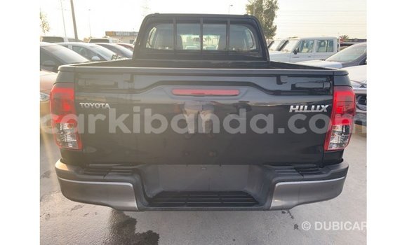 Nunua Imported Toyota Hilux Nyeusi Gari ndani ya Import - Dubai nchini Uganda Nunua Imported Toyota Hilux Nyeusi Gari ndani ya Import - Dubai nchini Uganda