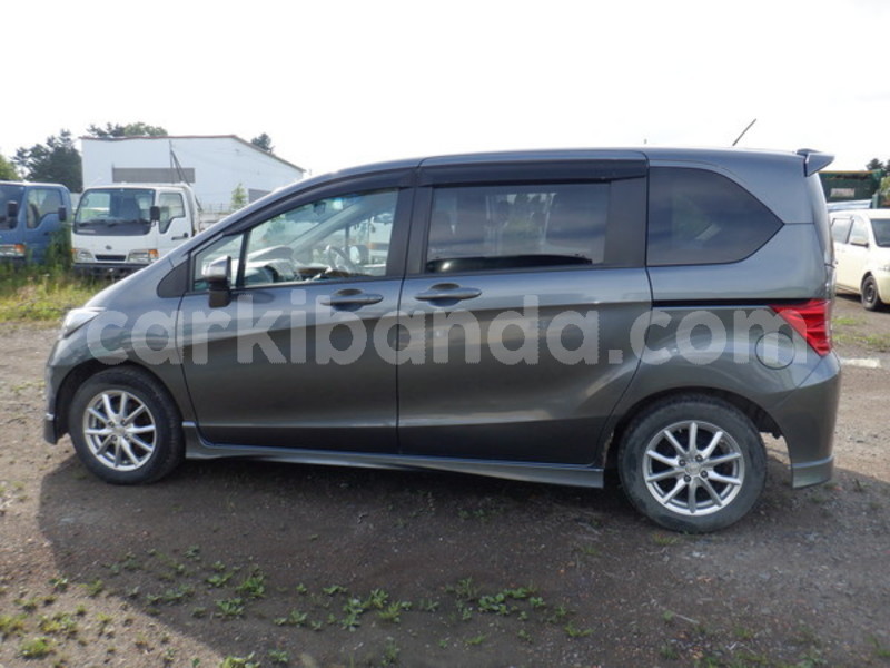 Big with watermark honda freed uganda kampala 8868