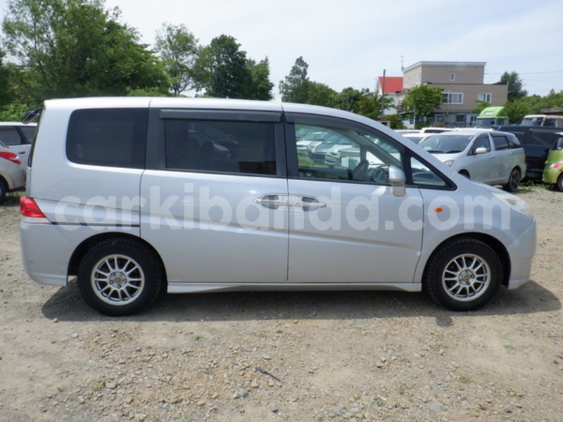 Big with watermark honda stepwgn uganda kampala 8869