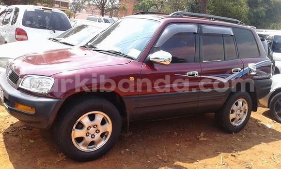 Gura Yakoze Toyota RAV4 Red Imodoka i Kampala mu Uganda Gura Yakoze Toyota RAV4 Red Imodoka i Kampala mu Uganda