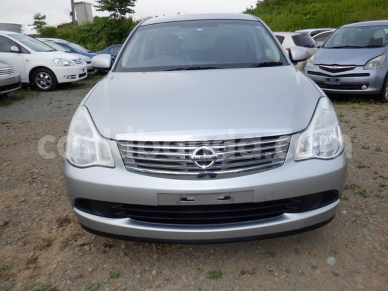 Big with watermark nissan bluebird uganda kampala 8873