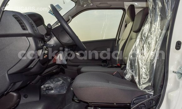 Gura Imported Toyota Hiace White Imodoka i Import - Dubai mu Uganda Gura Imported Toyota Hiace White Imodoka i Import - Dubai mu Uganda