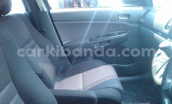 Gura Yakoze Toyota Wish Black Imodoka i Kampala mu Uganda Gura Yakoze Toyota Wish Black Imodoka i Kampala mu Uganda