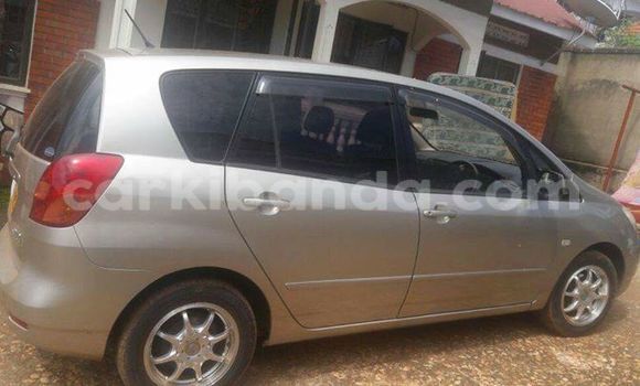 Gura Yakoze Toyota Spacio Other Imodoka i Kampala mu Uganda Gura Yakoze Toyota Spacio Other Imodoka i Kampala mu Uganda