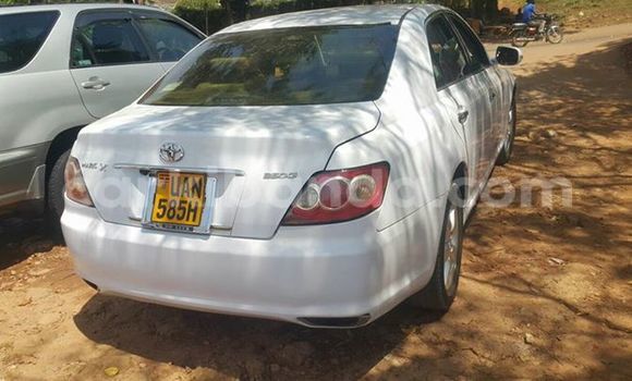 Gura Yakoze Toyota Mark X White Imodoka i Kampala mu Uganda Gura Yakoze Toyota Mark X White Imodoka i Kampala mu Uganda