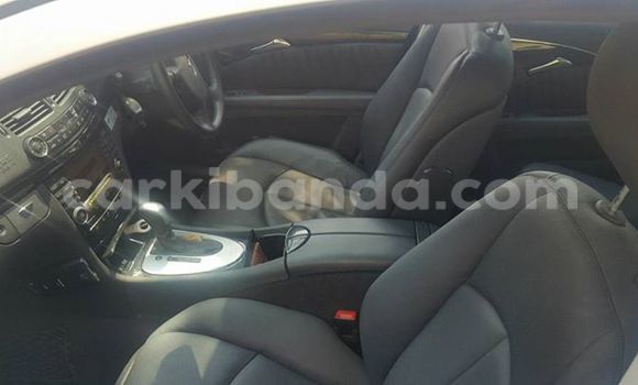 Gura Yakoze Toyota Mark X White Imodoka i Kampala mu Uganda Gura Yakoze Toyota Mark X White Imodoka i Kampala mu Uganda