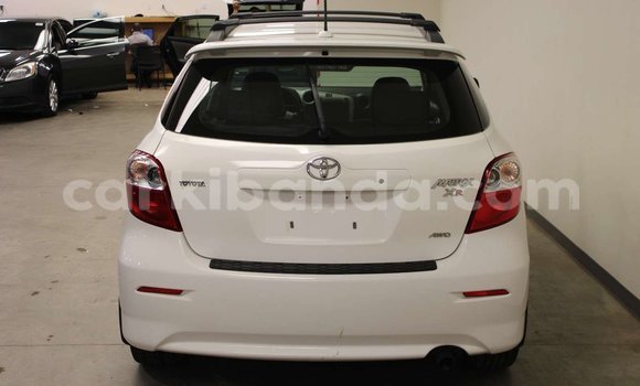 Gura Yakoze Toyota RAV4 White Imodoka i Kampala mu Uganda Gura Yakoze Toyota RAV4 White Imodoka i Kampala mu Uganda