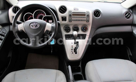 Gura Yakoze Toyota RAV4 White Imodoka i Kampala mu Uganda Gura Yakoze Toyota RAV4 White Imodoka i Kampala mu Uganda