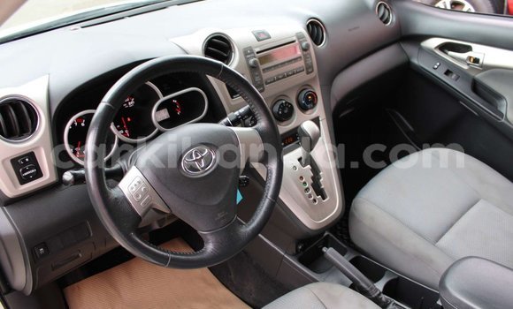 Gura Yakoze Toyota RAV4 White Imodoka i Kampala mu Uganda Gura Yakoze Toyota RAV4 White Imodoka i Kampala mu Uganda