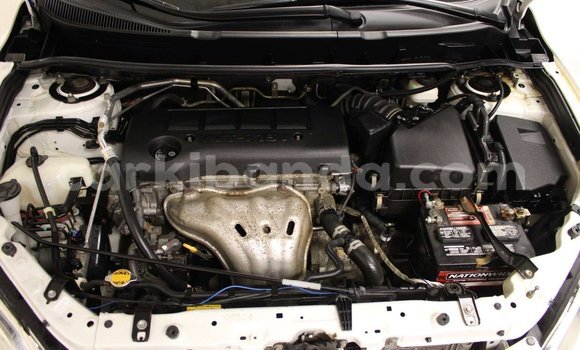 Gura Yakoze Toyota RAV4 White Imodoka i Kampala mu Uganda Gura Yakoze Toyota RAV4 White Imodoka i Kampala mu Uganda