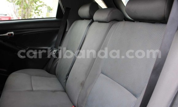 Gura Yakoze Toyota RAV4 White Imodoka i Kampala mu Uganda Gura Yakoze Toyota RAV4 White Imodoka i Kampala mu Uganda