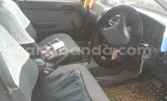 Acheter Occasion Voiture Toyota Corolla Blanc à Kampala, Ouganda Acheter Occasion Voiture Toyota Corolla Blanc à Kampala, Ouganda