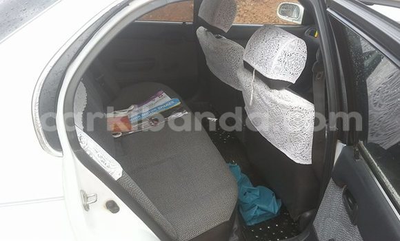 Acheter Occasion Voiture Toyota Corolla Blanc à Kampala, Ouganda Acheter Occasion Voiture Toyota Corolla Blanc à Kampala, Ouganda