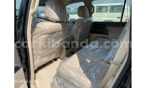Gura Imported Toyota Land Cruiser Black Imodoka i Import - Dubai mu Uganda Gura Imported Toyota Land Cruiser Black Imodoka i Import - Dubai mu Uganda