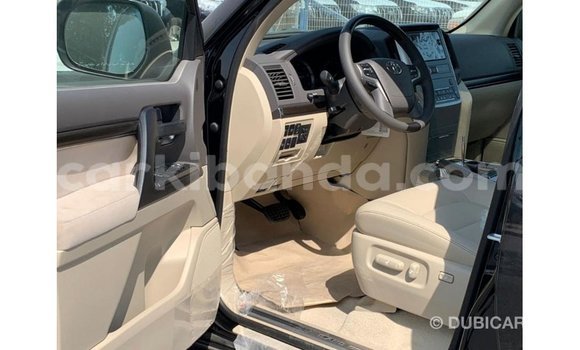 Gura Imported Toyota Land Cruiser Black Imodoka i Import - Dubai mu Uganda Gura Imported Toyota Land Cruiser Black Imodoka i Import - Dubai mu Uganda