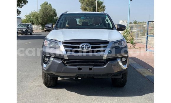 Acheter Import Voiture Toyota Fortuner Autre à Import - Dubai, Ouganda Acheter Import Voiture Toyota Fortuner Autre à Import - Dubai, Ouganda