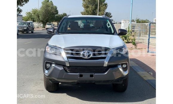 Acheter Import Voiture Toyota Fortuner Autre à Import - Dubai, Ouganda Acheter Import Voiture Toyota Fortuner Autre à Import - Dubai, Ouganda