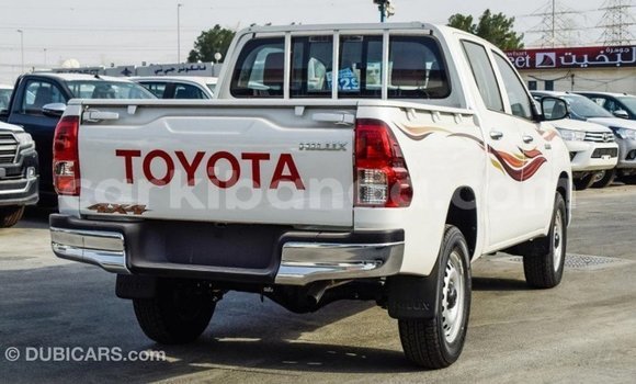 Acheter Import Voiture Toyota Hilux Blanc à Import - Dubai, Ouganda Acheter Import Voiture Toyota Hilux Blanc à Import - Dubai, Ouganda