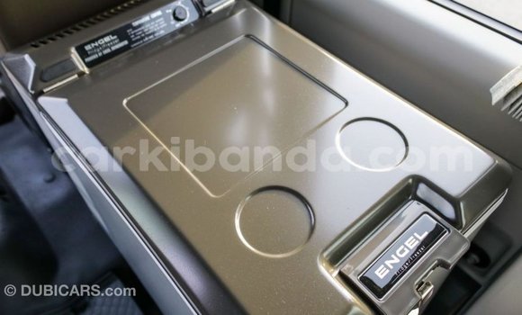 Acheter Import Voiture Toyota Coaster Blanc à Import - Dubai, Ouganda Acheter Import Voiture Toyota Coaster Blanc à Import - Dubai, Ouganda