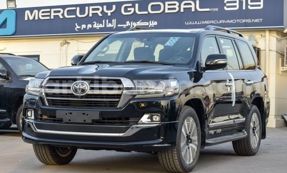 Acheter Import Voiture Toyota Land Cruiser Noir à Import - Dubai, Ouganda Acheter Import Voiture Toyota Land Cruiser Noir à Import - Dubai, Ouganda