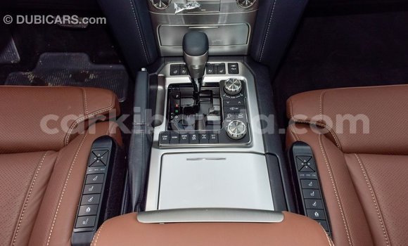 Acheter Import Voiture Toyota Land Cruiser Noir à Import - Dubai, Ouganda Acheter Import Voiture Toyota Land Cruiser Noir à Import - Dubai, Ouganda