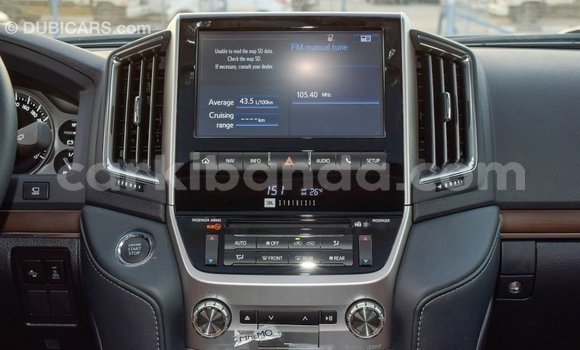 Acheter Import Voiture Toyota Land Cruiser Noir à Import - Dubai, Ouganda Acheter Import Voiture Toyota Land Cruiser Noir à Import - Dubai, Ouganda