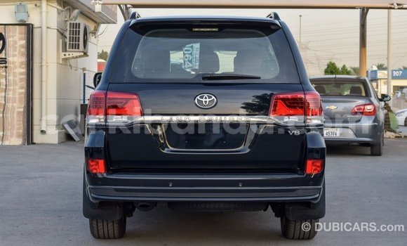 Acheter Import Voiture Toyota Land Cruiser Noir à Import - Dubai, Ouganda Acheter Import Voiture Toyota Land Cruiser Noir à Import - Dubai, Ouganda