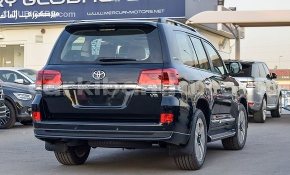 Acheter Import Voiture Toyota Land Cruiser Noir à Import - Dubai, Ouganda Acheter Import Voiture Toyota Land Cruiser Noir à Import - Dubai, Ouganda