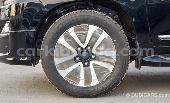 Acheter Import Voiture Toyota Land Cruiser Noir à Import - Dubai, Ouganda Acheter Import Voiture Toyota Land Cruiser Noir à Import - Dubai, Ouganda