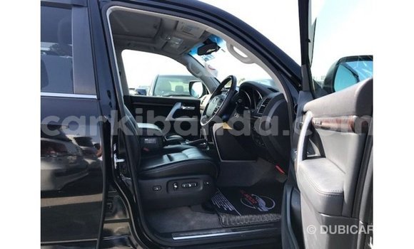 Gura Imported Toyota Land Cruiser Black Imodoka i Import - Dubai mu Uganda Gura Imported Toyota Land Cruiser Black Imodoka i Import - Dubai mu Uganda