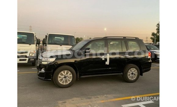 Gura Imported Toyota Land Cruiser Black Imodoka i Import - Dubai mu Uganda Gura Imported Toyota Land Cruiser Black Imodoka i Import - Dubai mu Uganda