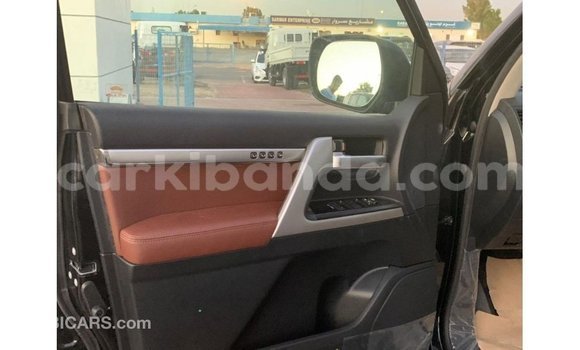 Gura Imported Toyota Land Cruiser Black Imodoka i Import - Dubai mu Uganda Gura Imported Toyota Land Cruiser Black Imodoka i Import - Dubai mu Uganda