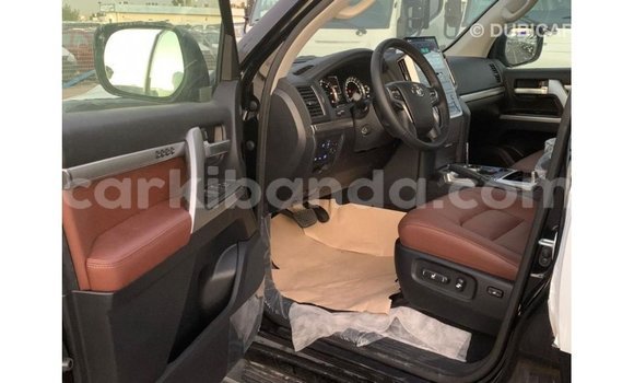 Gura Imported Toyota Land Cruiser Black Imodoka i Import - Dubai mu Uganda Gura Imported Toyota Land Cruiser Black Imodoka i Import - Dubai mu Uganda