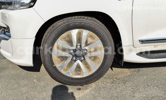Buy Import Toyota Land Cruiser White Car in Import - Dubai in Uganda Buy Import Toyota Land Cruiser White Car in Import - Dubai in Uganda