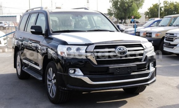 Buy Import Toyota Land Cruiser Black Car in Import - Dubai in Uganda Buy Import Toyota Land Cruiser Black Car in Import - Dubai in Uganda