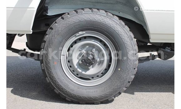 Buy Import Toyota Land Cruiser White Car in Import - Dubai in Uganda Buy Import Toyota Land Cruiser White Car in Import - Dubai in Uganda